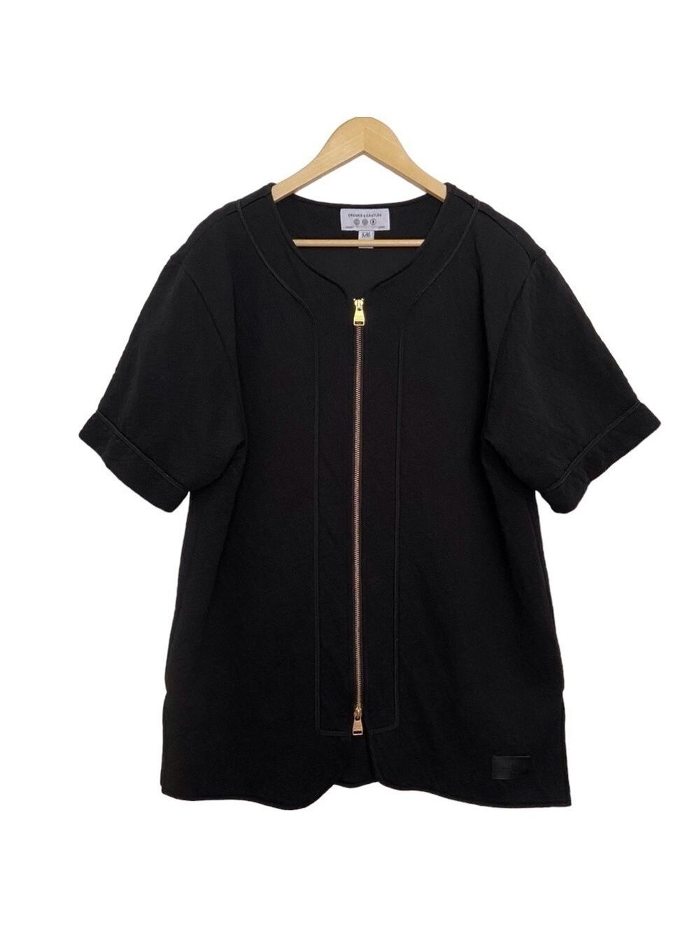CROOKS and castles black jacket short sleeves black quilted sweater large zip up